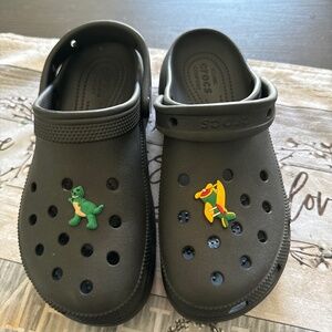 Crocs Women’s- did the discount shipping meaning 1/2😉